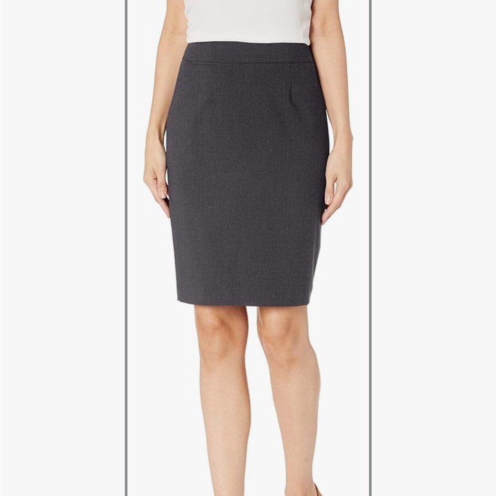 EUC Calvin Klein Classic Gray Pencil Skirt.  Size 14.  Fully lined.
